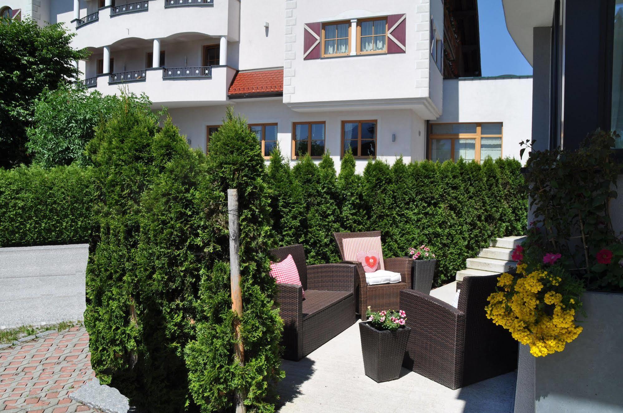 Kesselgrubs Ferienwelt Hotel 4*